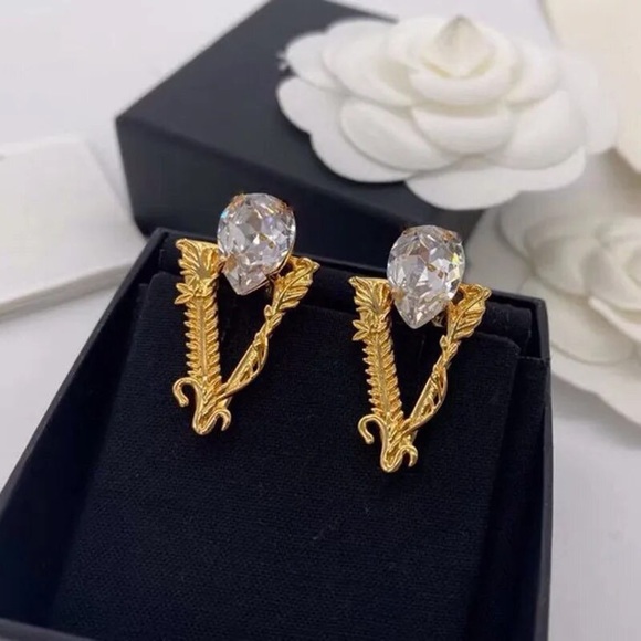 Lux Ver V-Shape red Heart Earrings Fashion Exaggerated Earrings Women's Jewelry - Picture 7 of 8